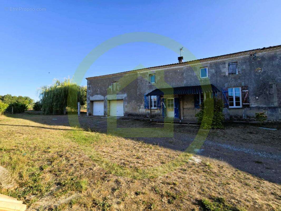Maison à SAINT-BONNET-SUR-GIRONDE