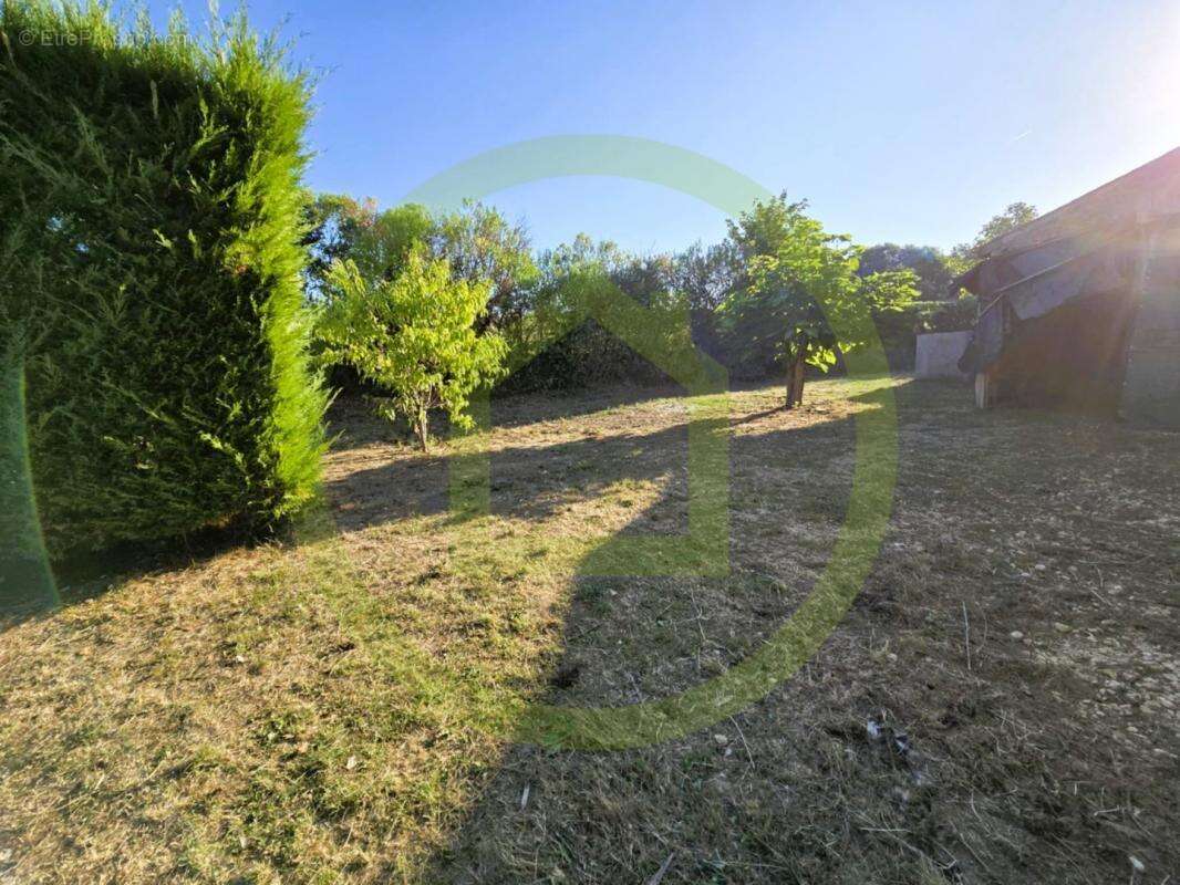 Maison à SAINT-BONNET-SUR-GIRONDE