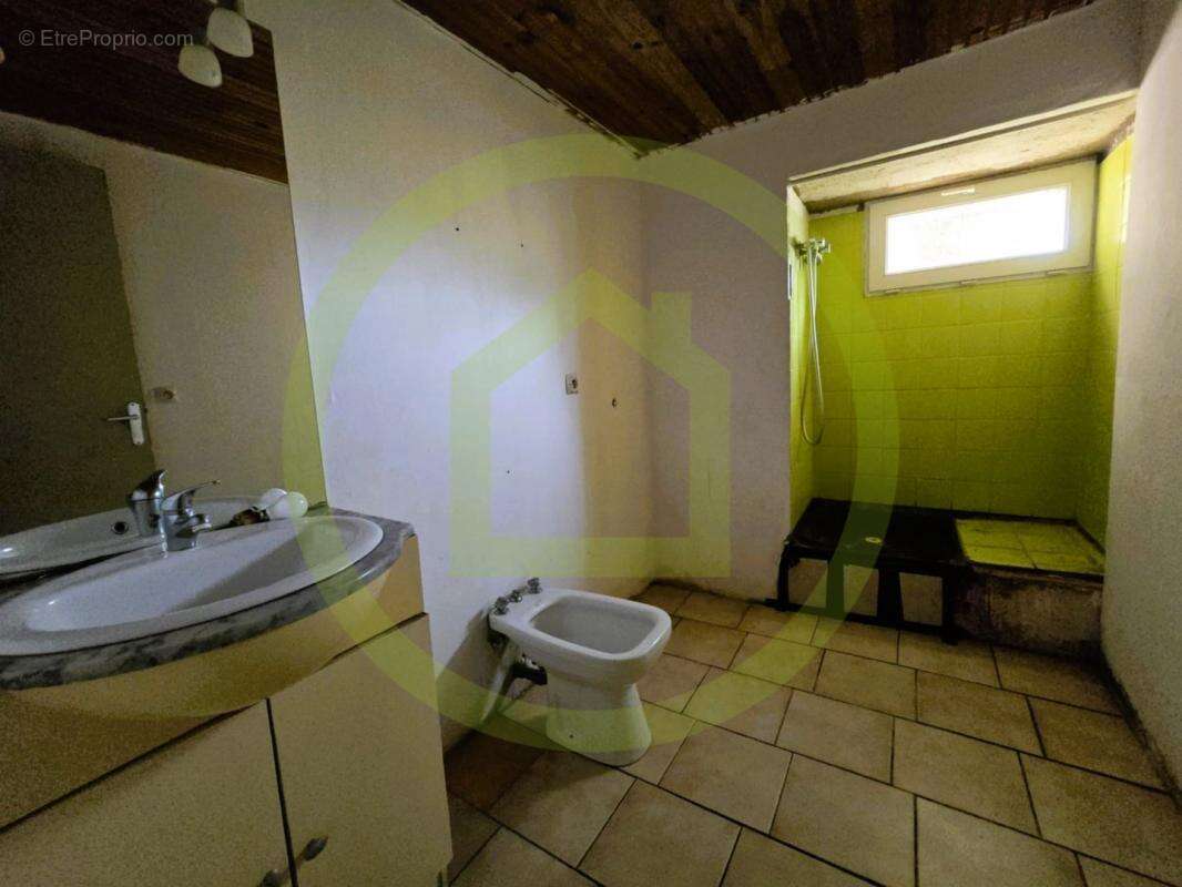 Maison à SAINT-BONNET-SUR-GIRONDE