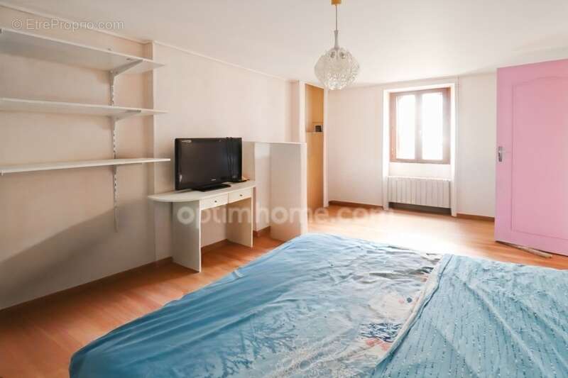 Maison à MAGNAC-LAVAL