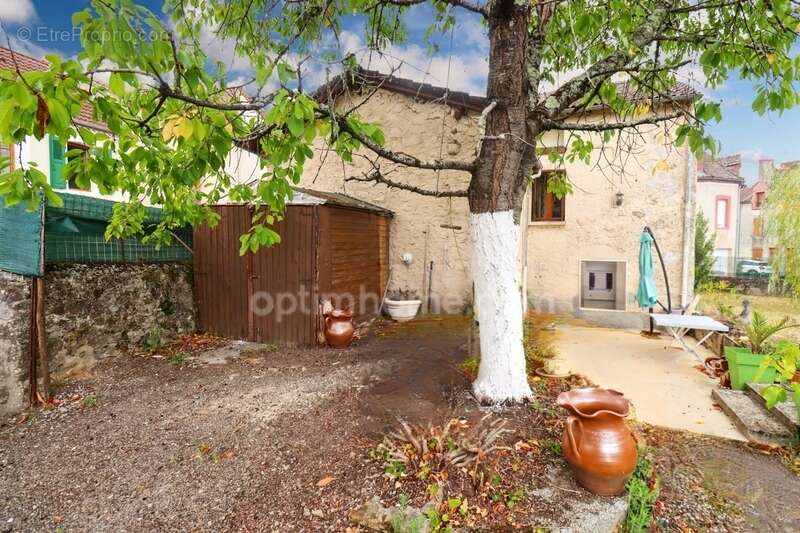 Maison à MAGNAC-LAVAL