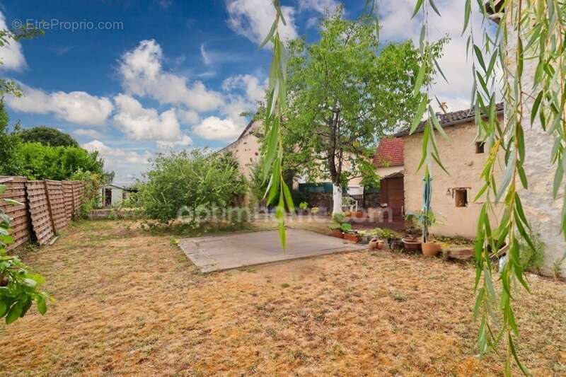 Maison à MAGNAC-LAVAL