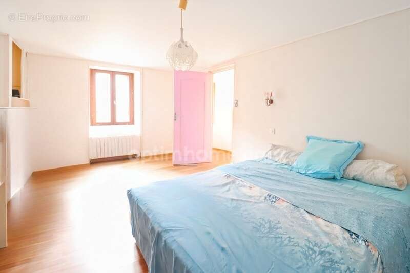 Maison à MAGNAC-LAVAL