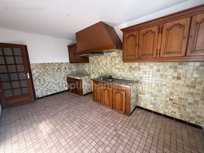 Maison à MONTAIGUT-SUR-SAVE