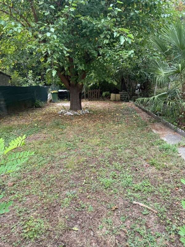 Maison à MONTAIGUT-SUR-SAVE