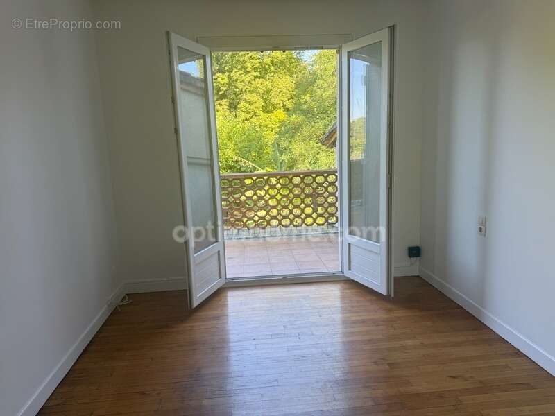 Maison à MONTAIGUT-SUR-SAVE