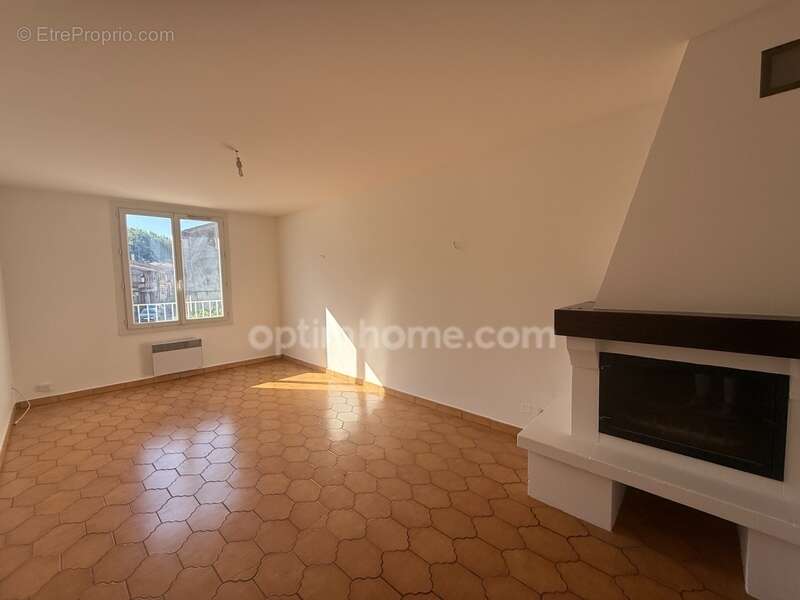 Maison à MONTAIGUT-SUR-SAVE