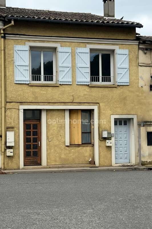 Maison à MONTAIGUT-SUR-SAVE