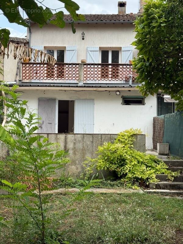 Maison à MONTAIGUT-SUR-SAVE