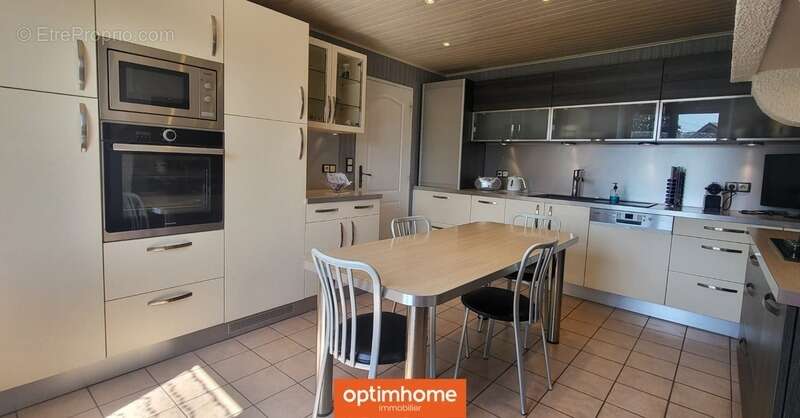 Maison à LES VOIVRES