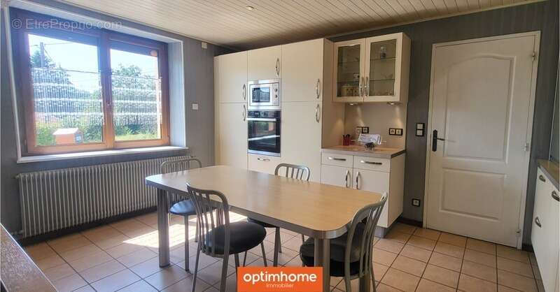 Maison à LES VOIVRES