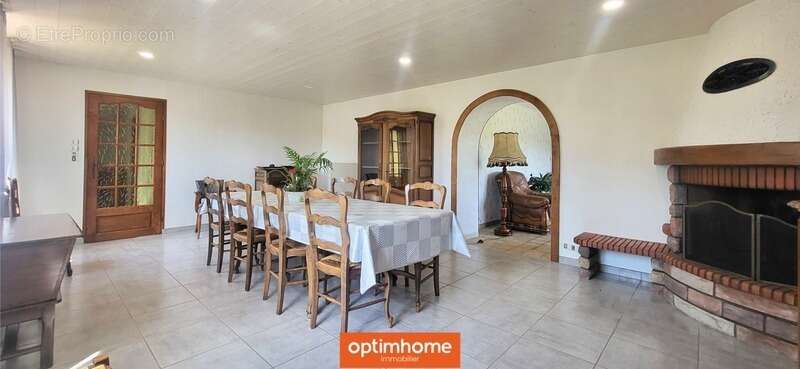 Maison à LES VOIVRES