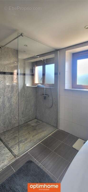 Maison à LES VOIVRES