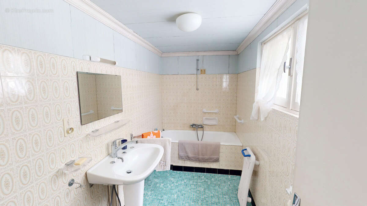 Maison à SAINT-JEAN-TROLIMON