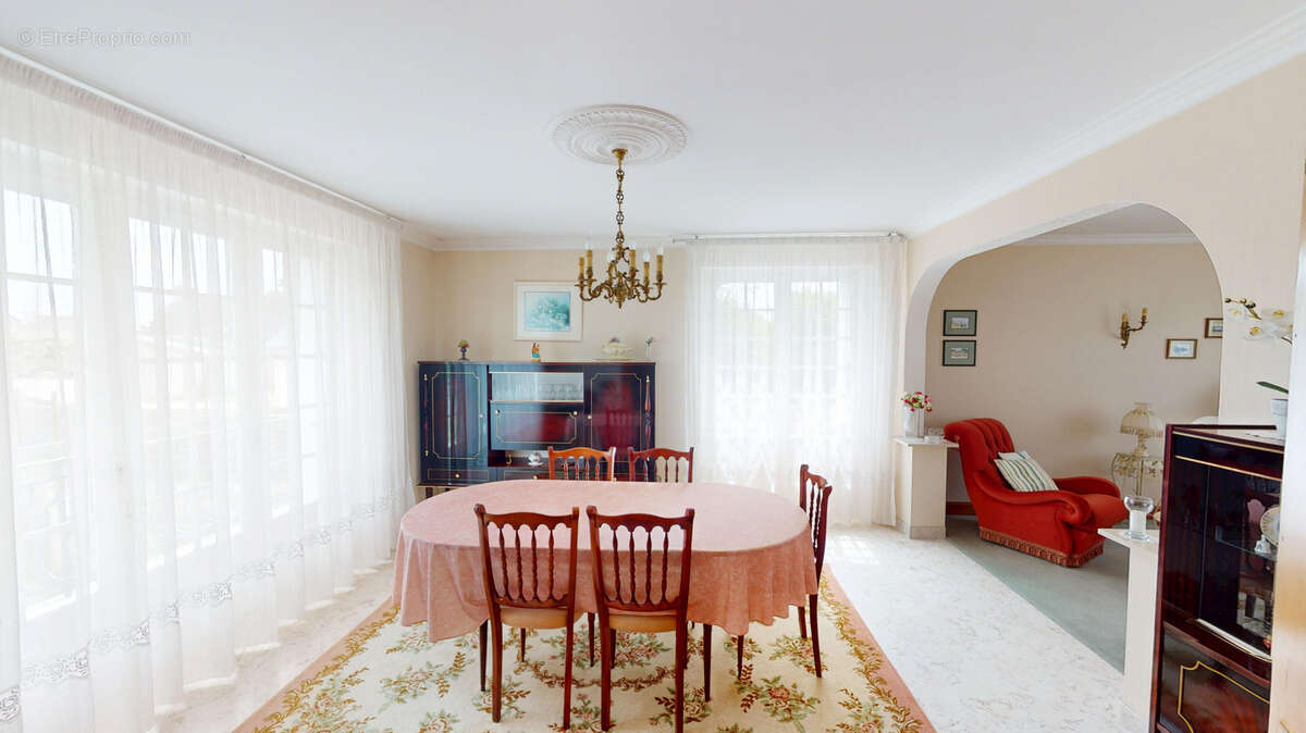 Maison à SAINT-JEAN-TROLIMON