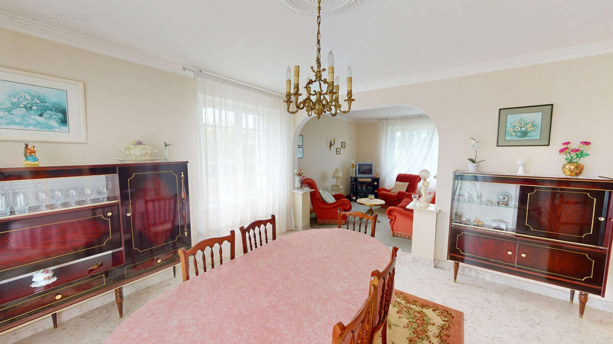 Maison à SAINT-JEAN-TROLIMON