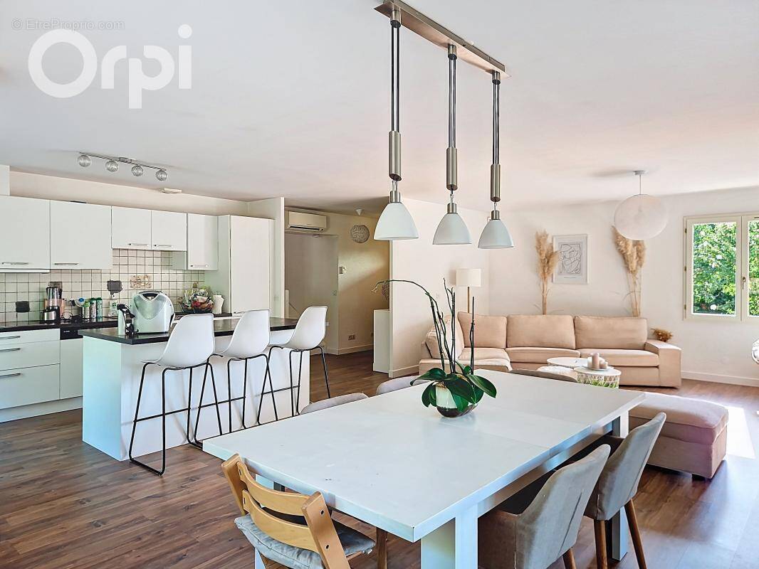 Maison à MONNETIER-MORNEX