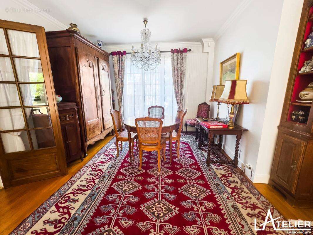 Maison à L&#039;ETANG-LA-VILLE