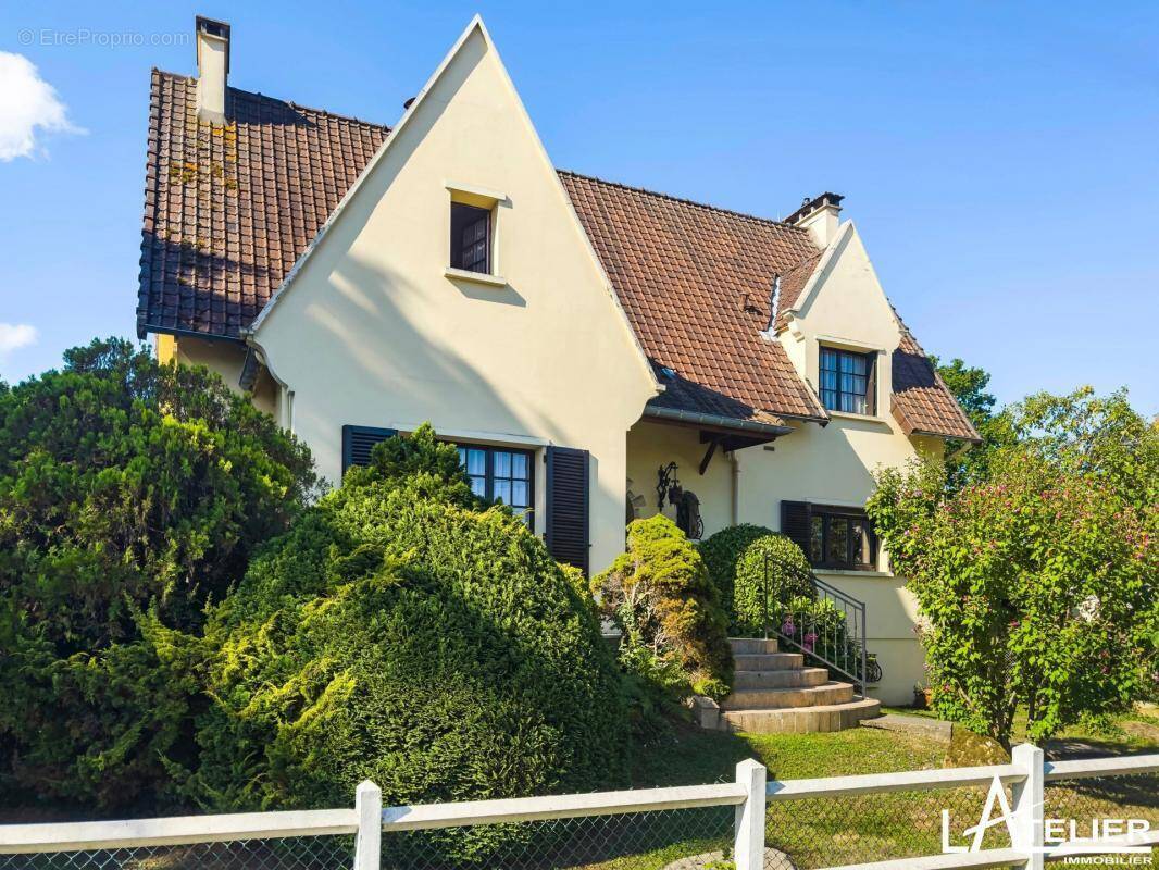 Maison à L&#039;ETANG-LA-VILLE