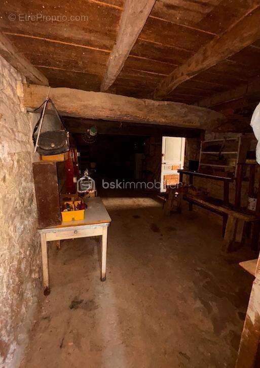 Maison à VILLENEUVE-LA-COMTESSE