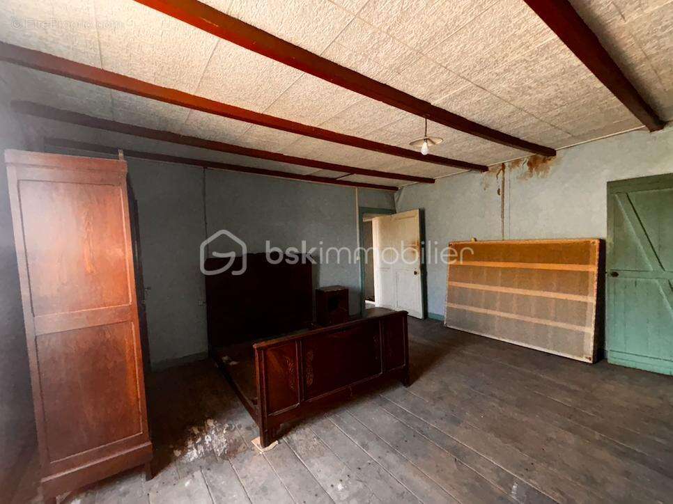 Maison à VILLENEUVE-LA-COMTESSE