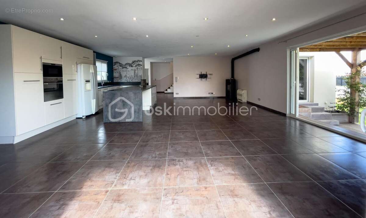 Maison à COURNONTERRAL