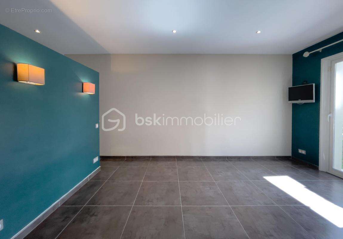 Maison à COURNONTERRAL