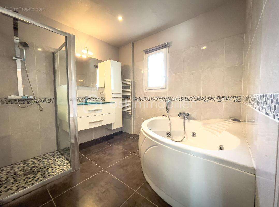 Maison à COURNONTERRAL