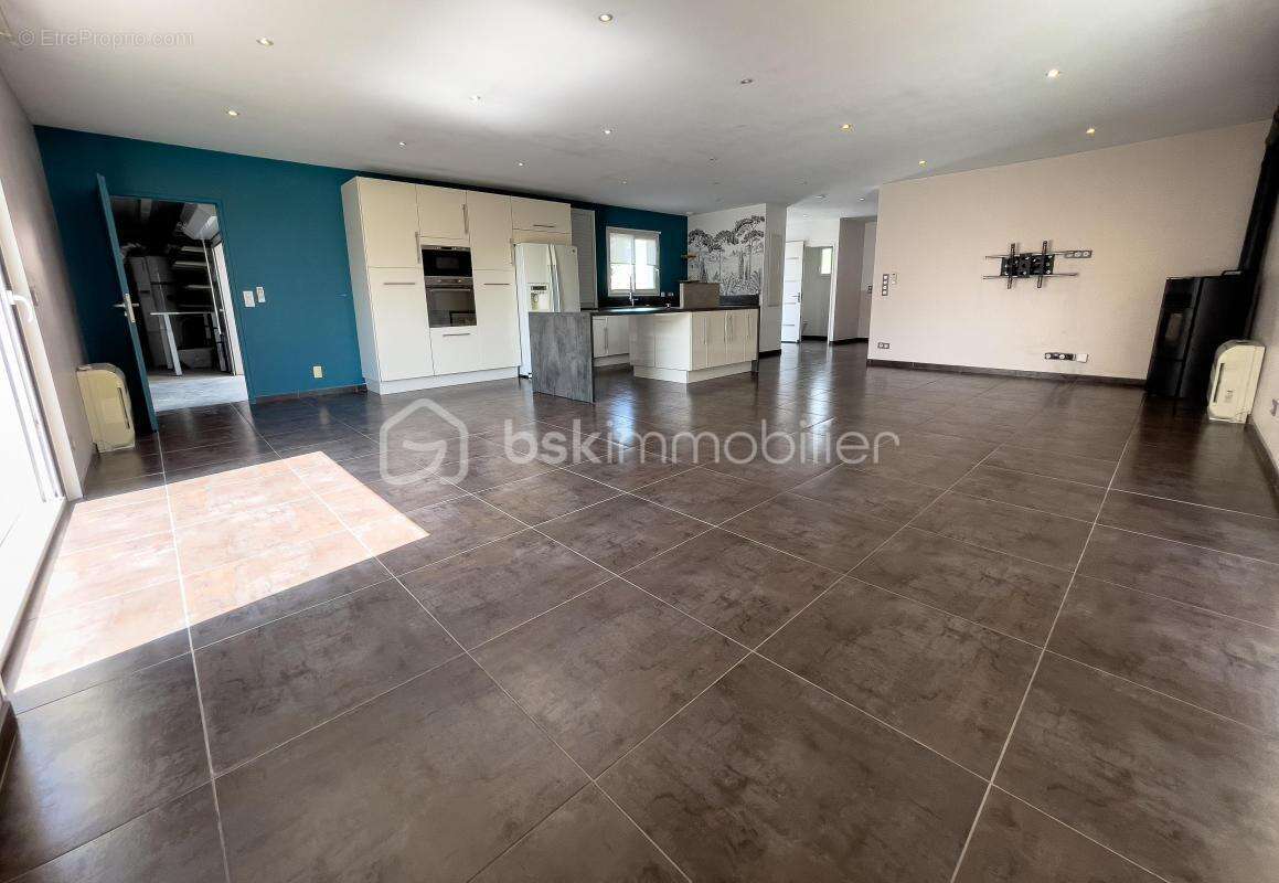 Maison à COURNONTERRAL