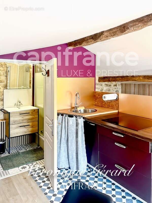 Maison à SAINT-CHRISTOPHE-DES-BARDES