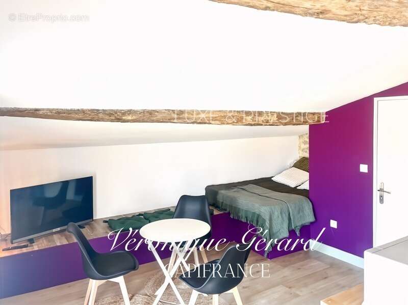 Maison à SAINT-CHRISTOPHE-DES-BARDES