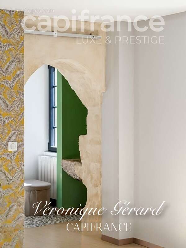 Maison à SAINT-CHRISTOPHE-DES-BARDES