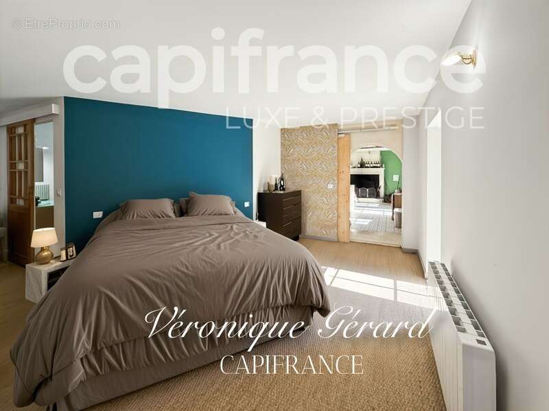 Maison à SAINT-CHRISTOPHE-DES-BARDES