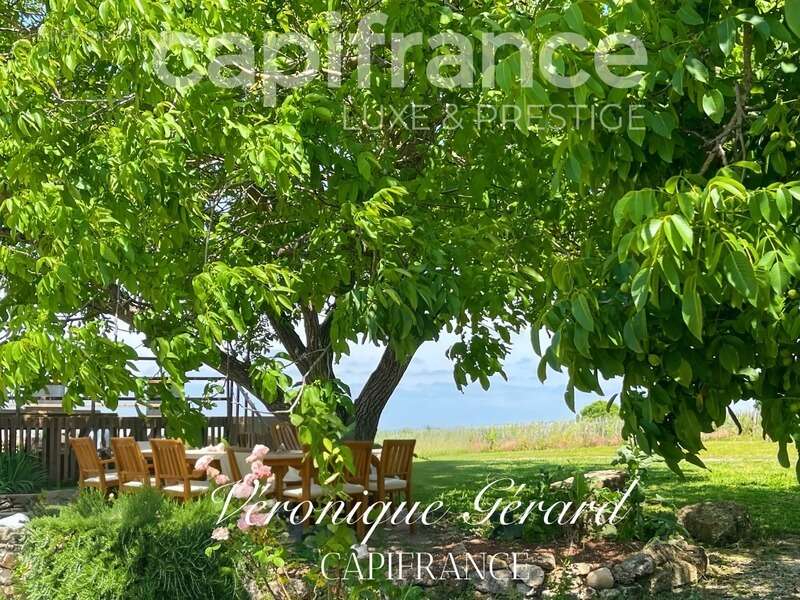 Maison à SAINT-CHRISTOPHE-DES-BARDES