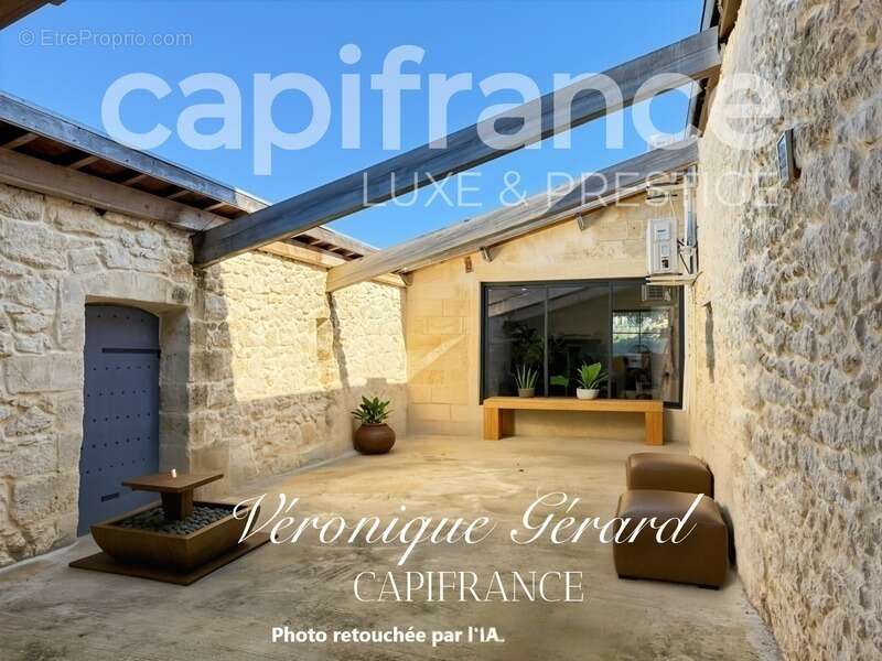 Maison à SAINT-CHRISTOPHE-DES-BARDES