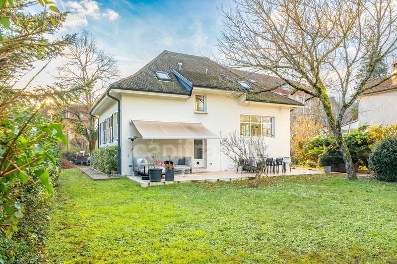 Maison à DIVONNE-LES-BAINS