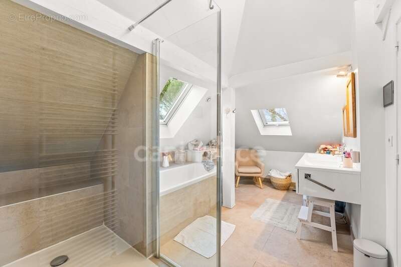 Maison à DIVONNE-LES-BAINS