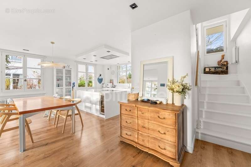 Maison à DIVONNE-LES-BAINS