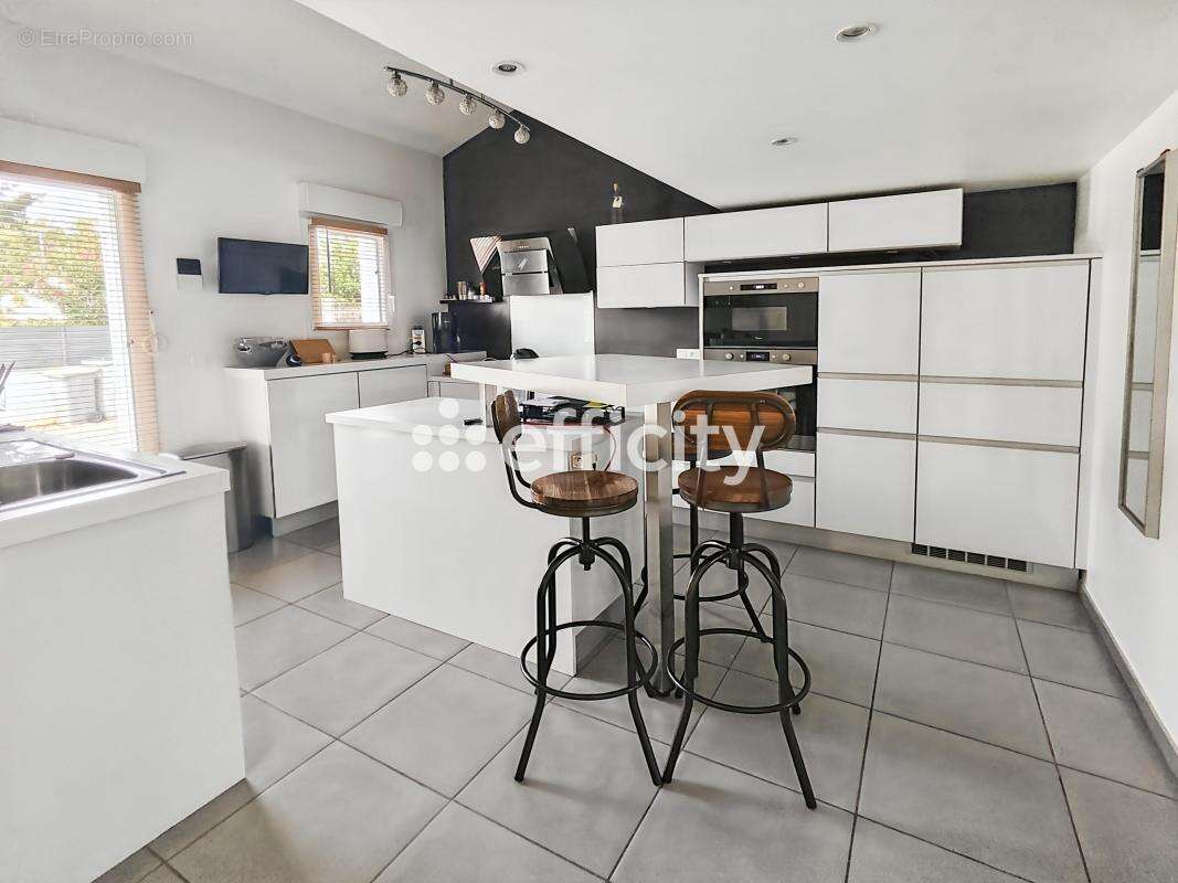 Maison à COMMEQUIERS