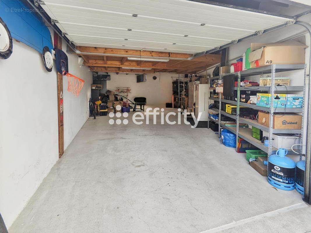 Maison à COMMEQUIERS