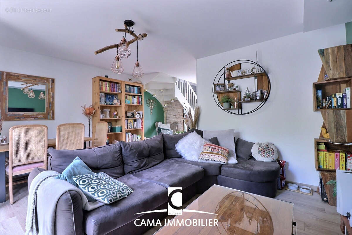 Maison à FONTENAY-LE-FLEURY