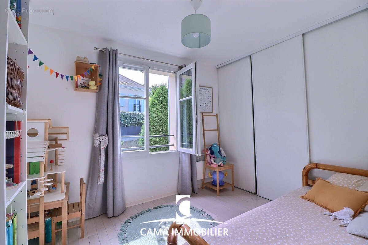 Maison à FONTENAY-LE-FLEURY