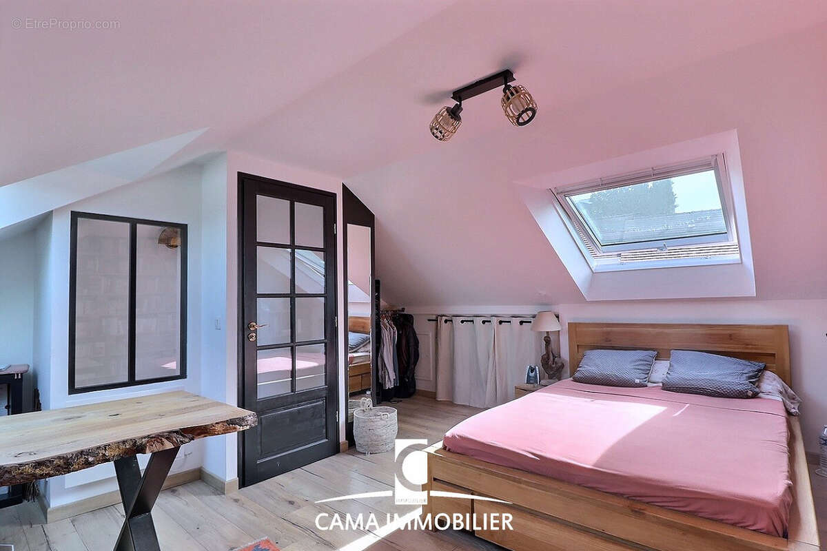 Maison à FONTENAY-LE-FLEURY