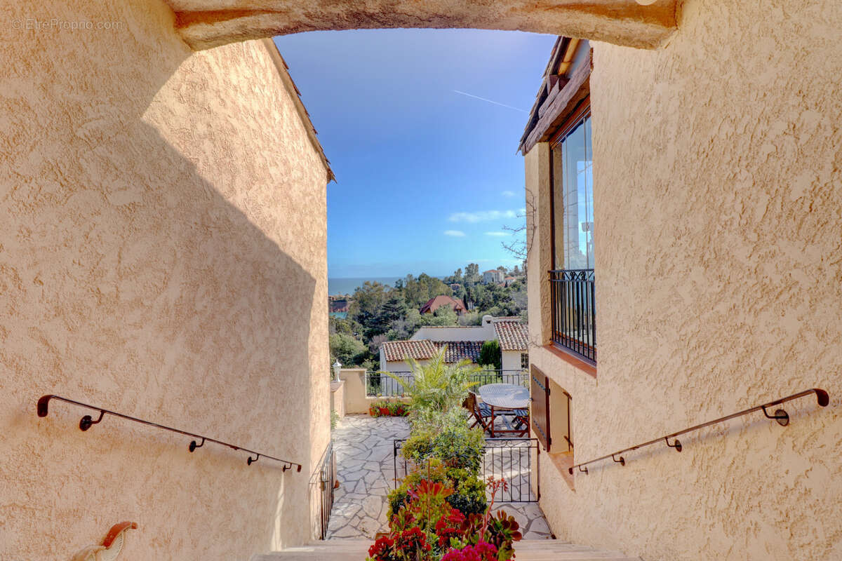 Maison à THEOULE-SUR-MER
