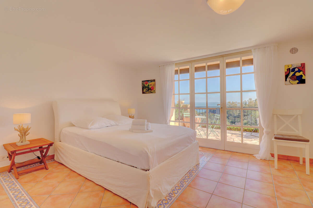 Maison à THEOULE-SUR-MER