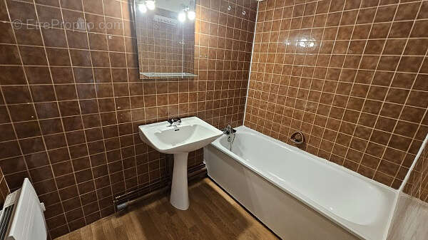 Appartement à SAINT-LAURENT-NOUAN