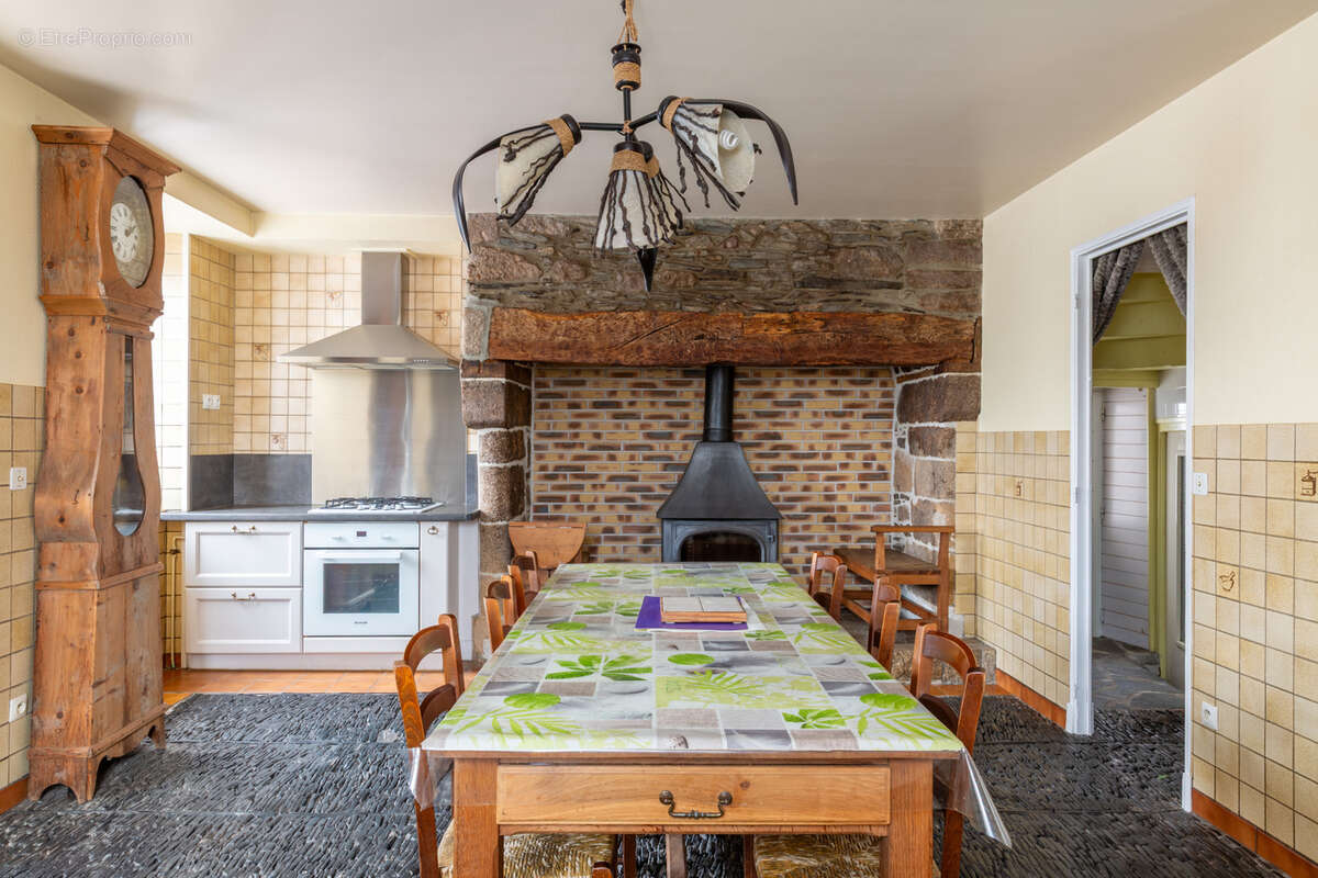 Maison à SAINTE-FEREOLE