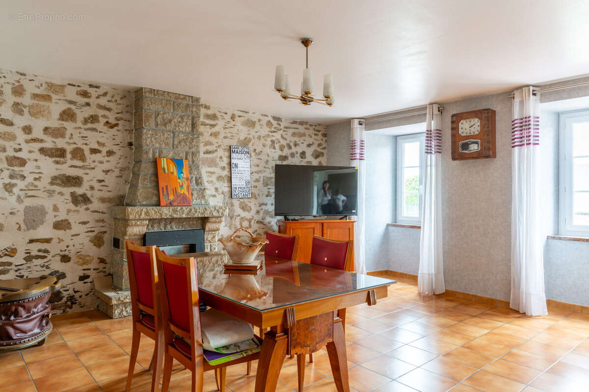 Maison à SAINTE-FEREOLE