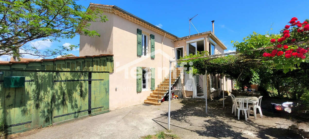 Maison à SAINT-JULIEN-LES-ROSIERS
