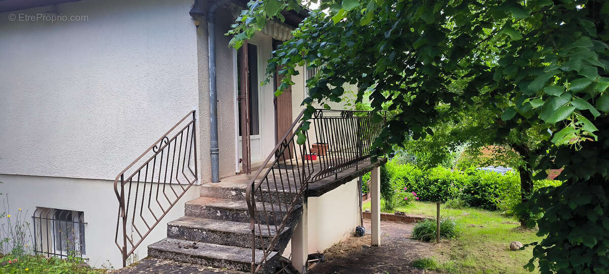 Maison à CLAIRVAUX-D&#039;AVEYRON
